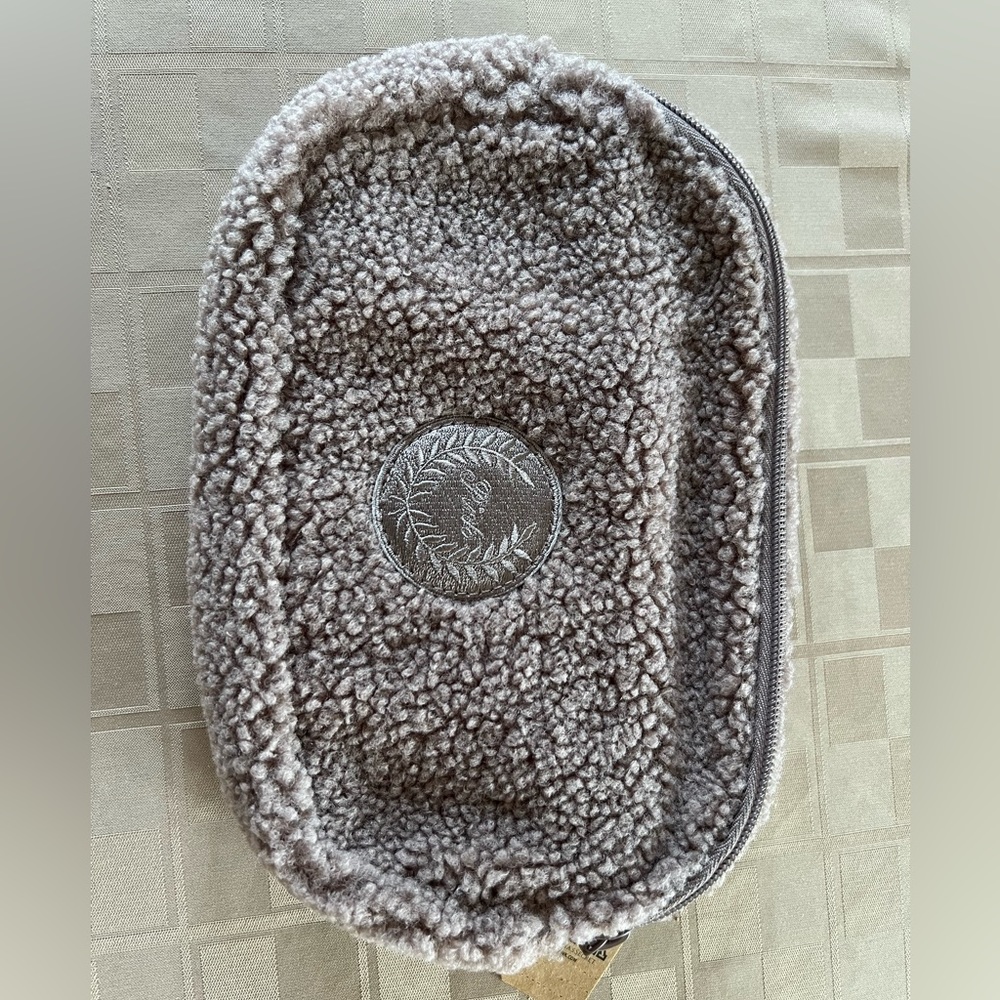 Victoria’s‎ Secret PINK Sherpa Fanny Pack waist belt Bag NEW taupe Crossbody
